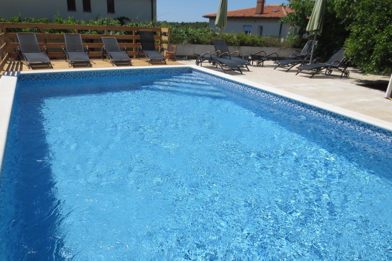 Guest house Zimmer F1 Pula Exterior foto